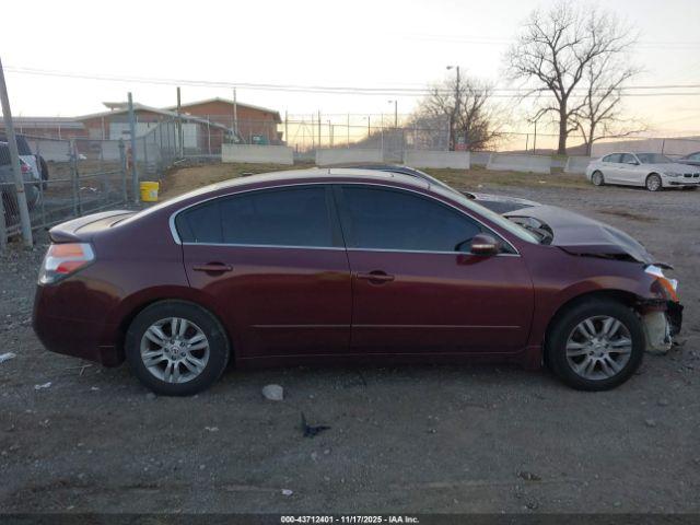 Nissan Altima Image 10