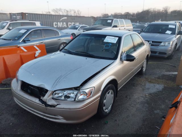 Toyota Camry Ce Image 10