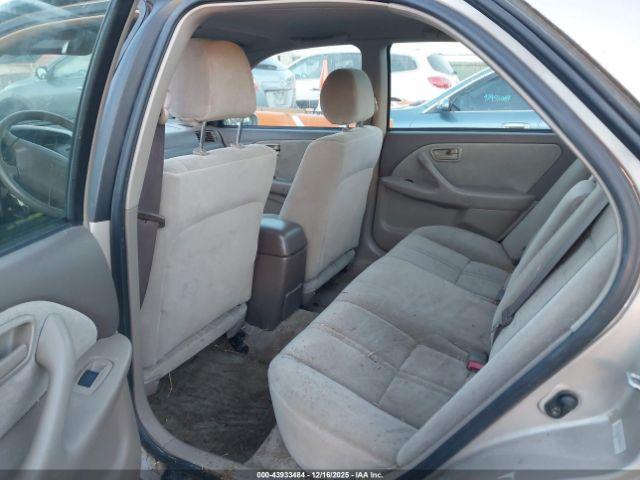 Toyota Camry Ce Image 8