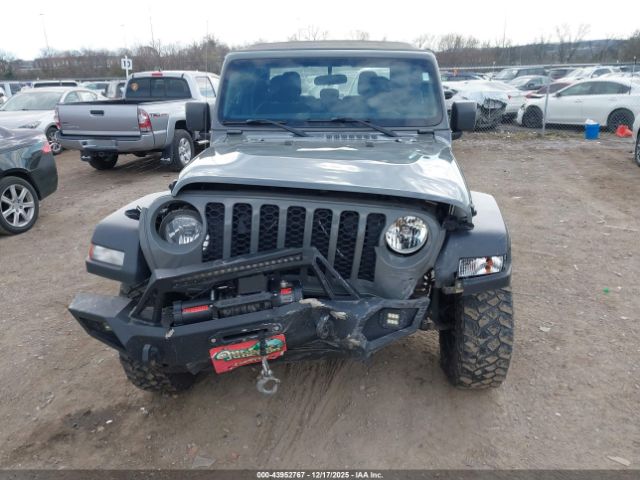 Jeep Gladiator Sport 4x4 Image 7