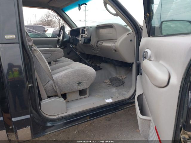 Chevrolet K1500 Fleetside Image 4