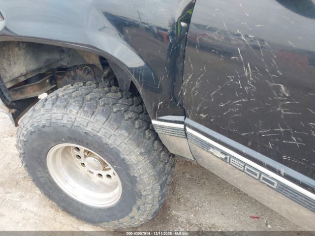 Chevrolet K1500 Fleetside Image 9