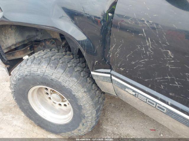 Chevrolet K1500 Fleetside Image 9