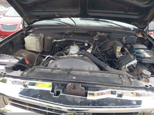 Chevrolet K1500 Fleetside Image 2