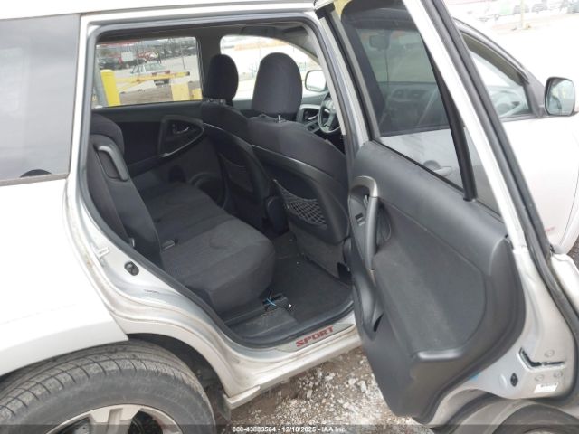 Toyota RAV4 Sport V6 Image 7