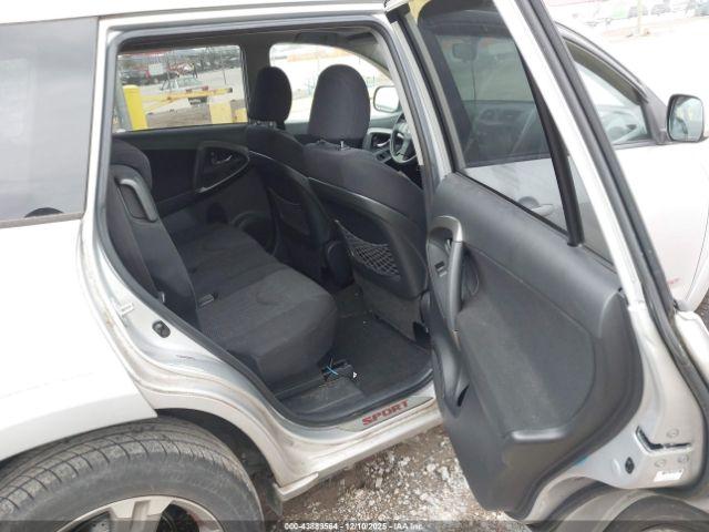 Toyota RAV4 Sport V6 Image 7