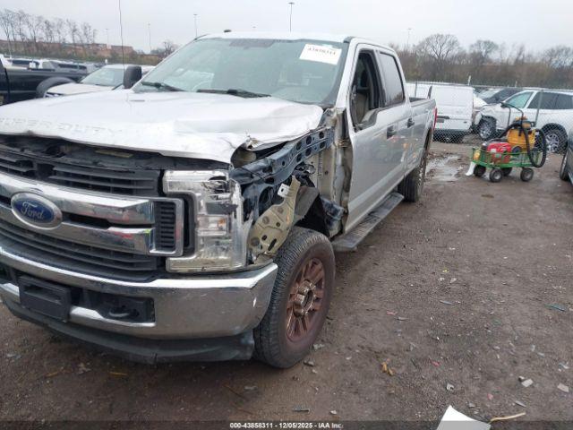 Ford F-250 Xlt Image 16