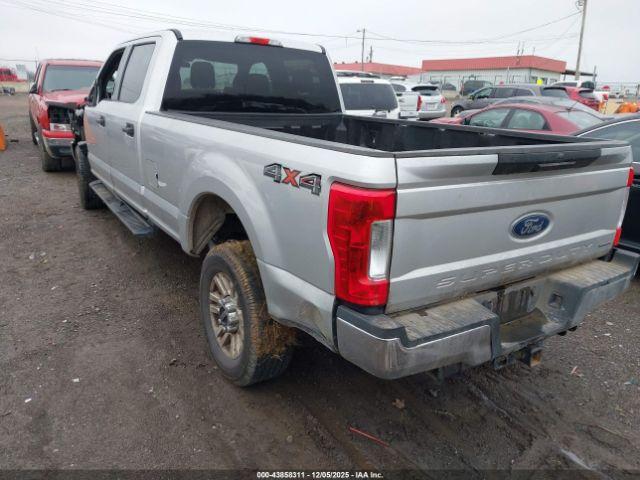 Ford F-250 Xlt Image 4