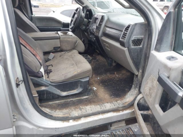 Ford F-250 Xlt Image 6