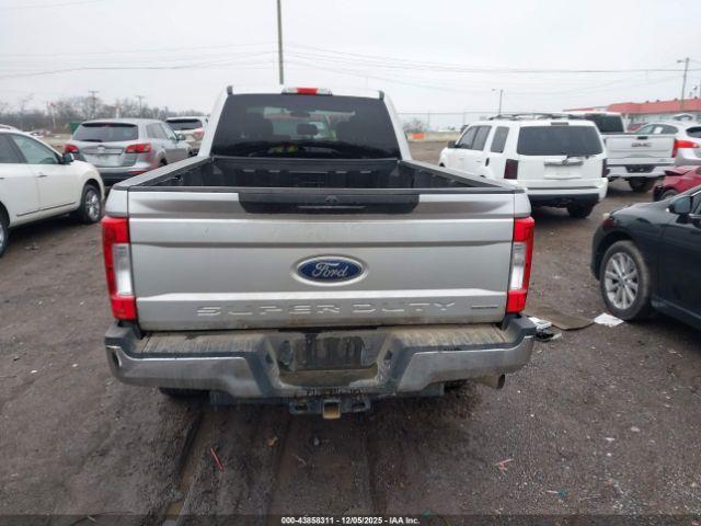 Ford F-250 Xlt Image 14
