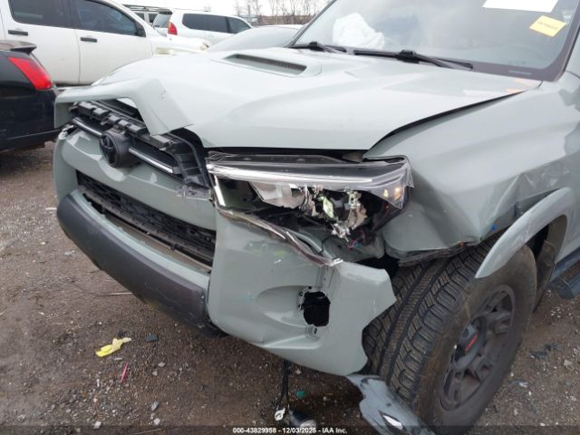 Toyota 4Runner Trd Off Road Premium Image 6