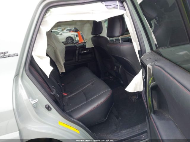 Toyota 4Runner Trd Off Road Premium Image 13