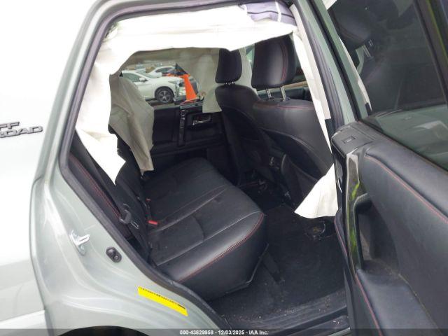 Toyota 4Runner Trd Off Road Premium Image 13