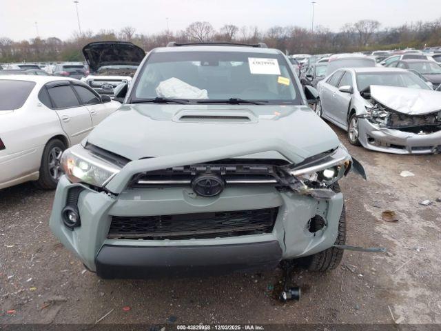 Toyota 4Runner Trd Off Road Premium Image 9