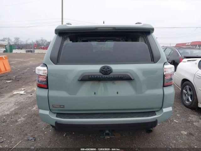 Toyota 4Runner Trd Off Road Premium Image 11
