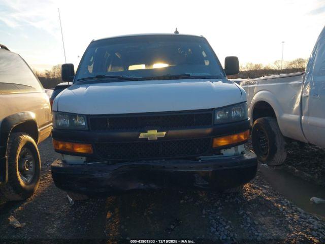 Chevrolet Express Work Van Image 2