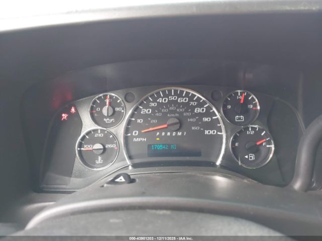 Chevrolet Express Work Van Image 12