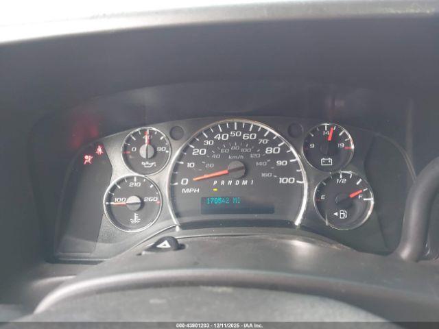 Chevrolet Express Work Van Image 12