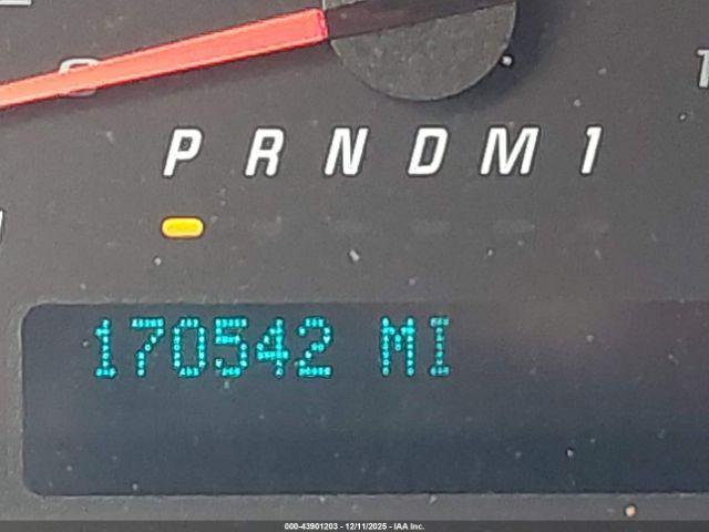 Chevrolet Express Work Van Image 14