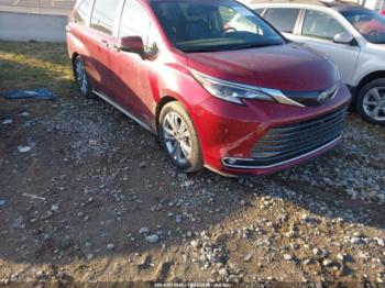  Salvage Toyota Sienna