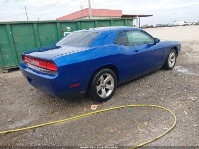 Dodge Challenger Sxt Image 8