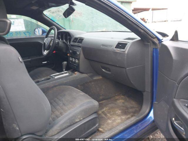 Dodge Challenger Sxt Image 7