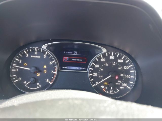 Nissan Pathfinder Sv 4wd Image 8