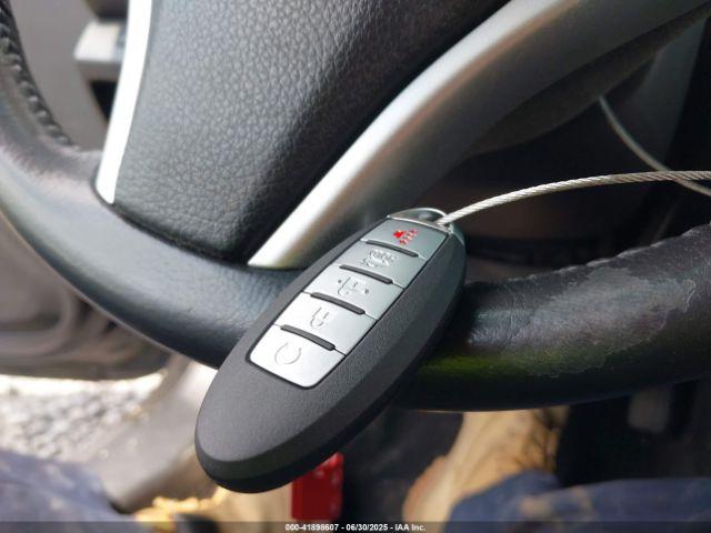 Nissan Altima 2.5 Sv Image 11