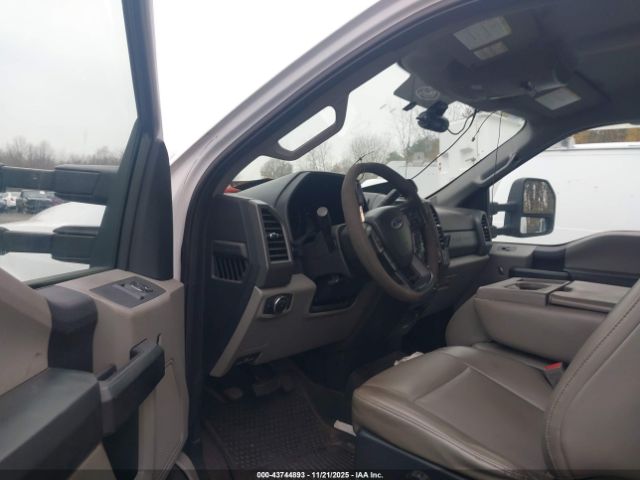 Ford F-550 Xl Image 11