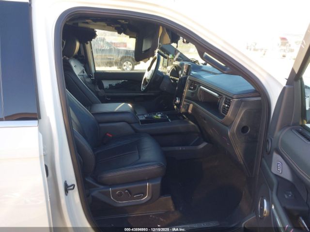Ford Expedition Platinum Image 9