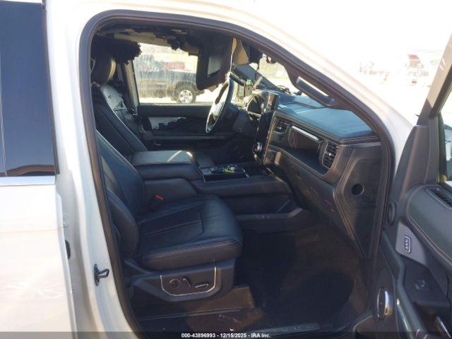 Ford Expedition Platinum Image 9