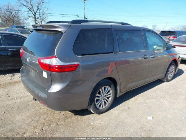 Toyota Sienna Xle 8 Passenger Image 9