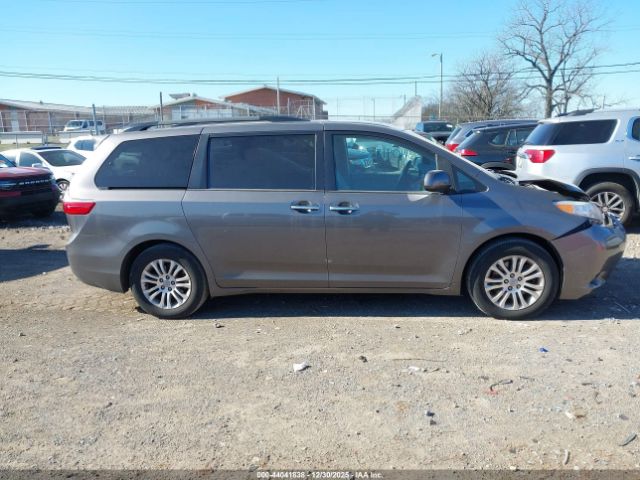 Toyota Sienna Xle 8 Passenger Image 4
