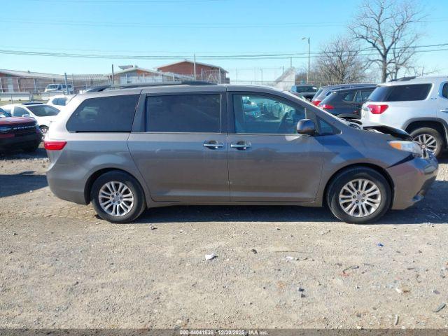 Toyota Sienna Xle 8 Passenger Image 4