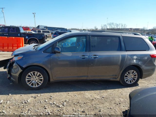 Toyota Sienna Xle 8 Passenger Image 5