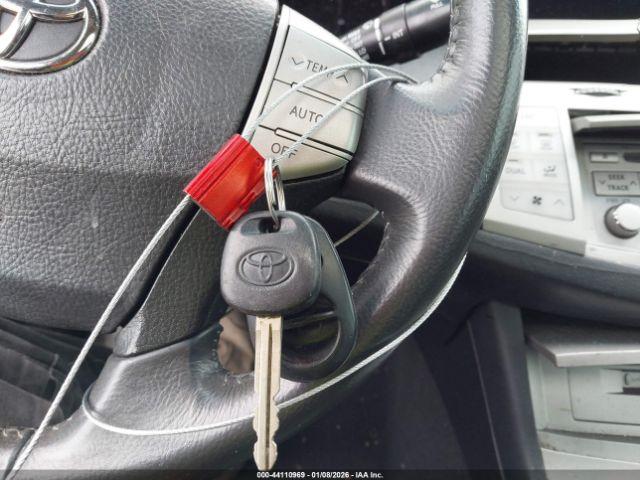 Toyota Avalon Touring Image 10