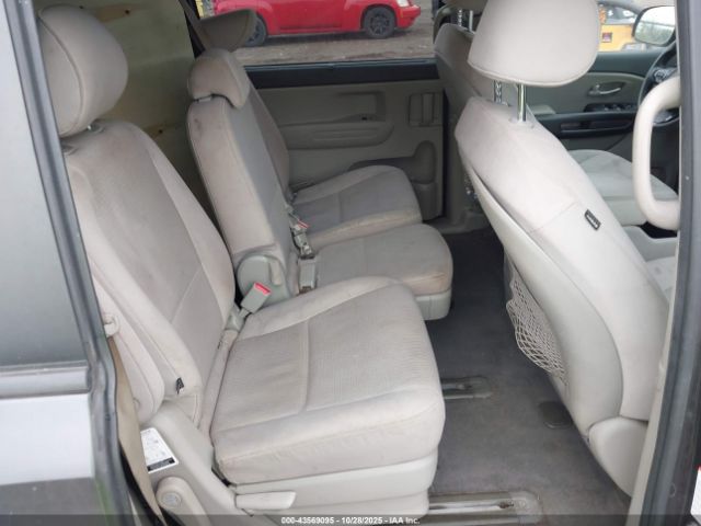 Kia Sedona Lx Image 9