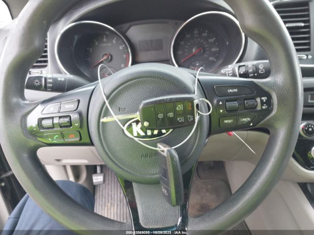 Kia Sedona Lx Image 11