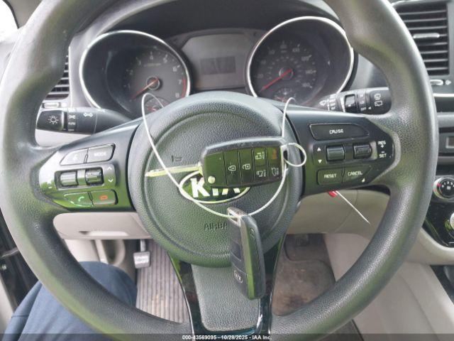 Kia Sedona Lx Image 11