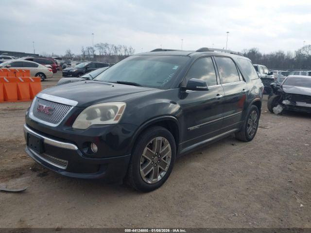 GMC Acadia Denali Image 3