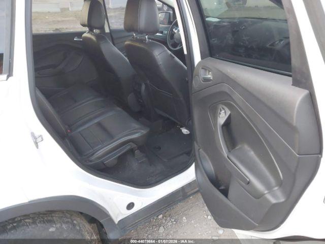 Ford Escape Titanium Image 11