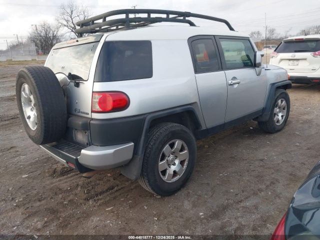 Toyota FJ Cruiser Image 11