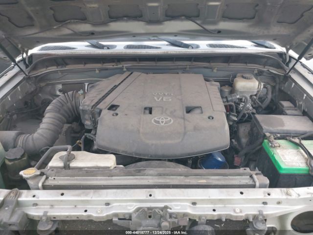 Toyota FJ Cruiser Image 2