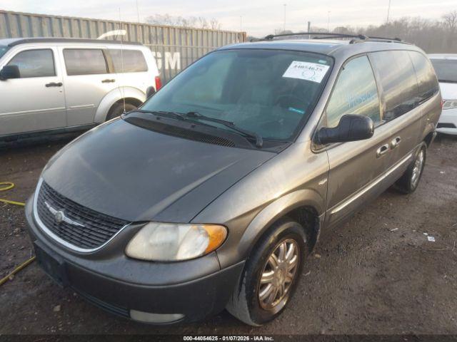 Chrysler Town & Country Touring Image 6