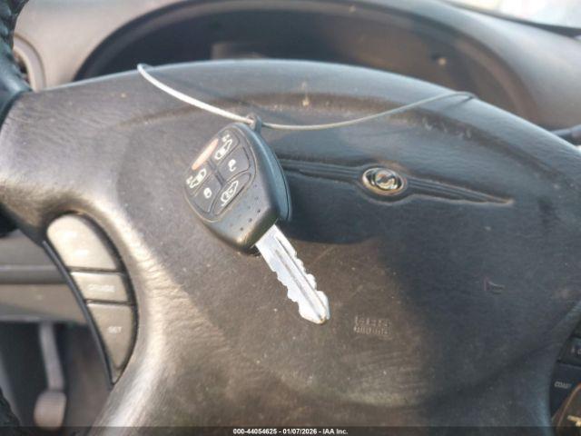 Chrysler Town & Country Touring Image 10