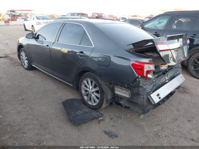 Toyota Camry Xle Image 2