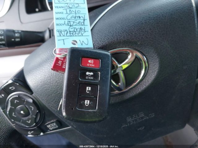 Toyota Camry Xle Image 6