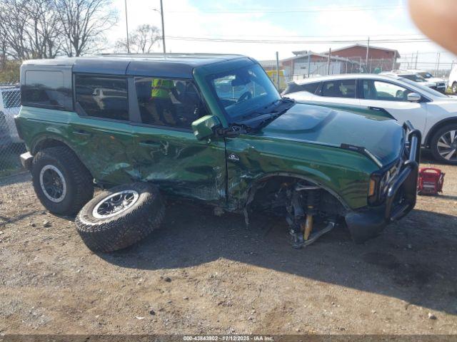 Ford Bronco Outer Banks Image 11