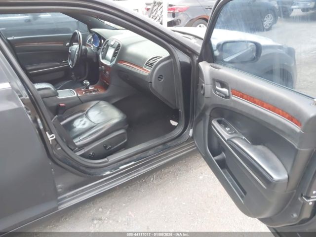 Chrysler 300 Image 5