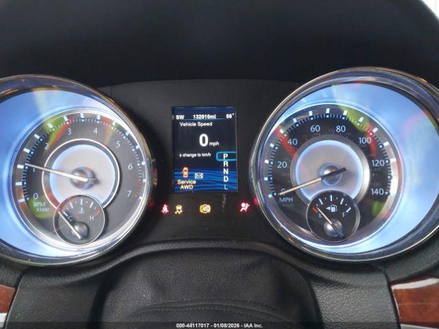 Chrysler 300 Image 4